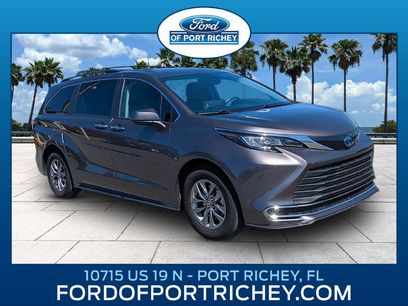 Used 2022 Toyota Sienna XLE