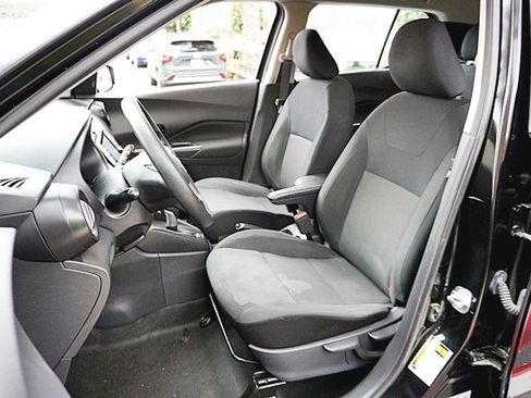 Used 2024 Nissan Kicks S image 15