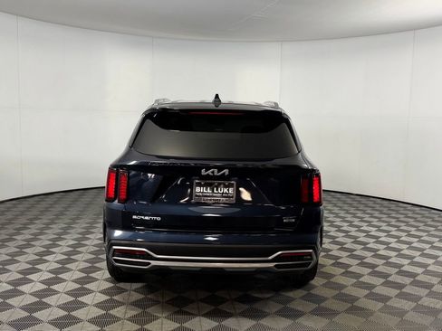 Used 2023 Kia Sorento EX image 9