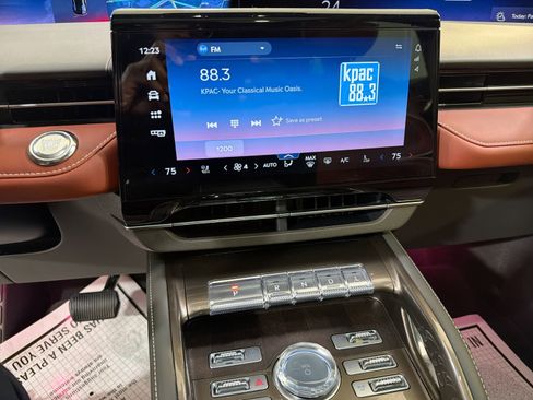 Used 2024 Lincoln Nautilus Black Label image 17