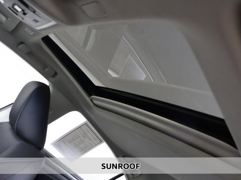 Used 2025 Lexus ES 350 w/ Premium Package image 3