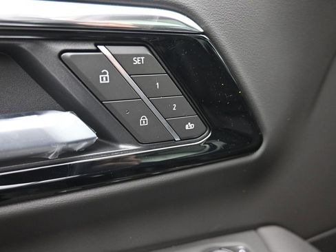 New 2026 Chevrolet Suburban RST image 18