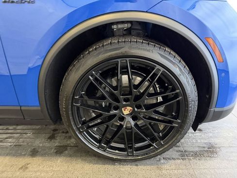New 2026 Porsche Macan 4 Electric AWD/4WD image 13
