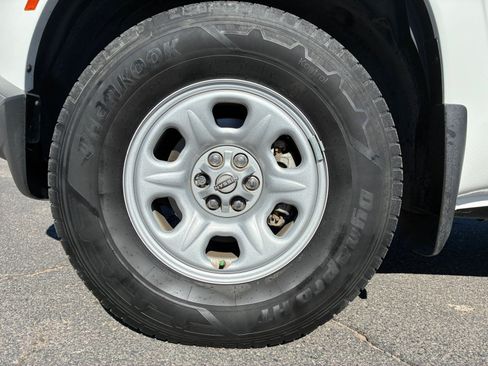 Used 2024 Nissan Frontier S AWD/4WD image 11