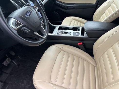 Used 2024 Ford Edge SEL w/ Convenience Package image 11