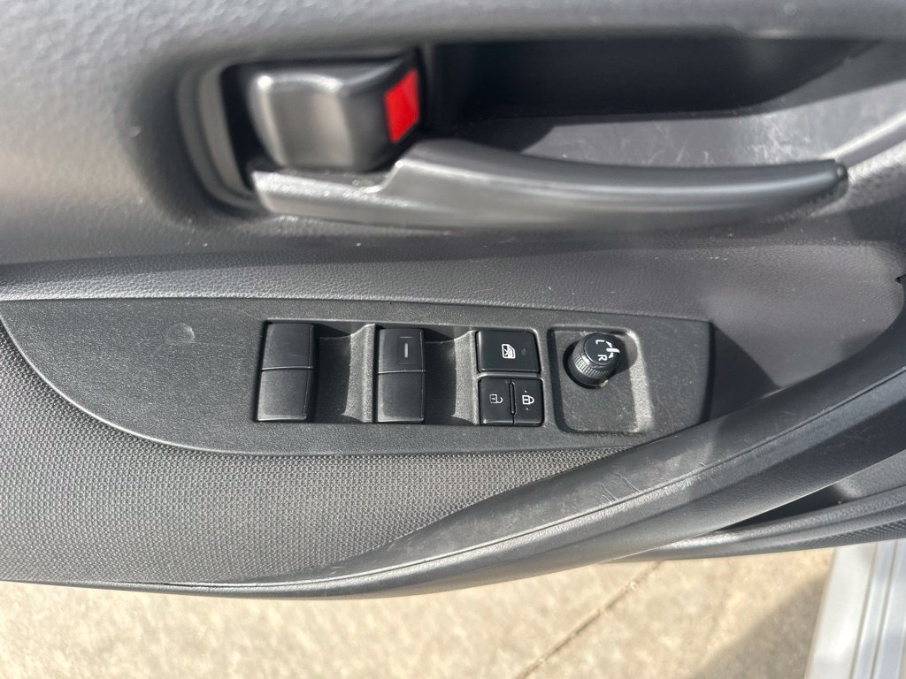Used 2022 Toyota Corolla LE FWD image 17