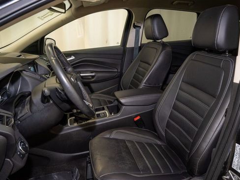 Used 2017 Ford Escape Titanium image 10