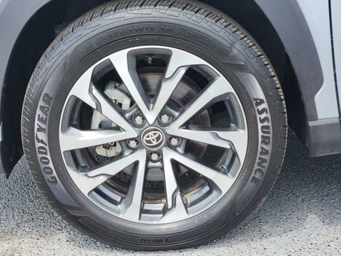 Certified 2025 Toyota Corolla Cross XLE FWD image 9