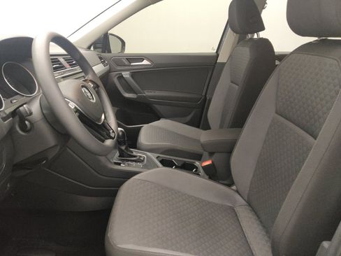 Used 2020 Volkswagen Tiguan S image 17