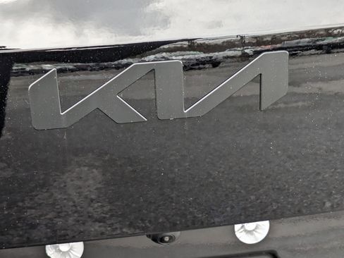 New 2025 Kia Carnival SX Prestige image 24