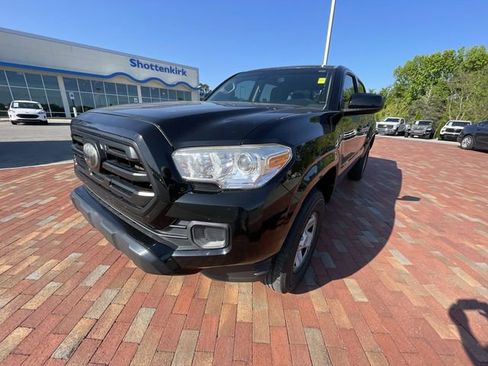 Used 2019 Toyota Tacoma SR w/ SR Convenience Package image 3