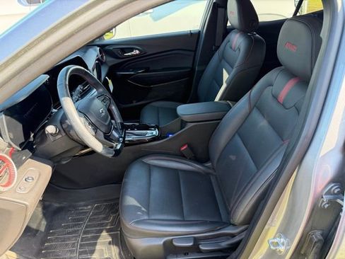 Used 2025 Chevrolet Trax RS w/ Driver Confidence Package image 4