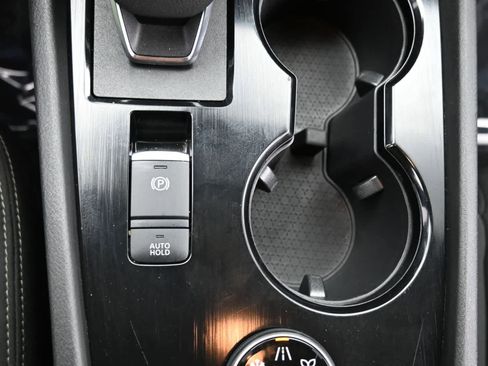 Used 2023 Nissan Rogue S image 19