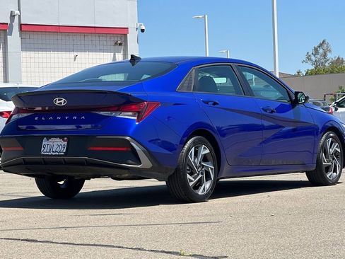 Used 2025 Hyundai Elantra Sport w/ Cargo Package FWD image 5