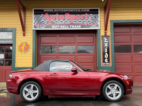 Used 2006 MAZDA MX-5 Miata Touring w/ Appearance Pkg image 3