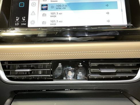 New 2026 Volkswagen Atlas Cross Sport SE image 9