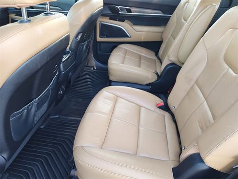 Used 2022 Kia Telluride SX w/ Towing Package image 27