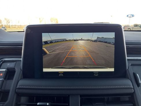 Used 2023 Chevrolet Suburban Premier image 23