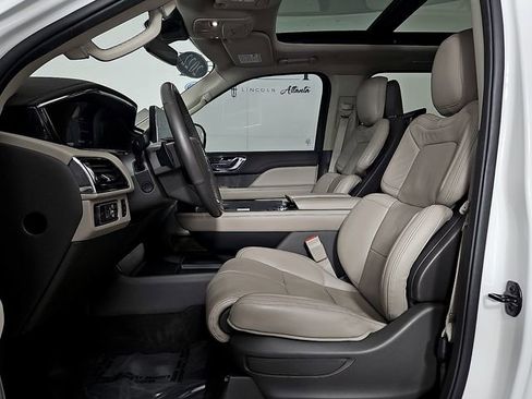 Used 2022 Lincoln Navigator Reserve AWD/4WD image 17