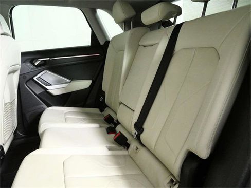 Used 2024 Audi Q3 2.0T Premium Plus image 15