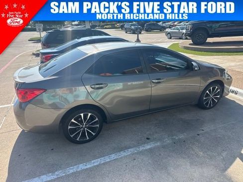 Used 2019 Toyota Corolla SE FWD image 8