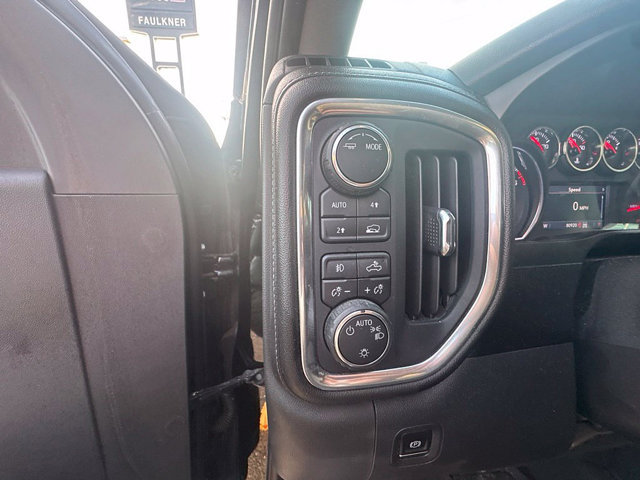 Used 2020 Chevrolet Silverado 1500 RST w/ RST Value Package AWD/4WD image 13
