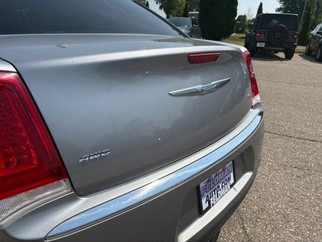 Used 2018 Chrysler 300 Limited AWD/4WD image 30
