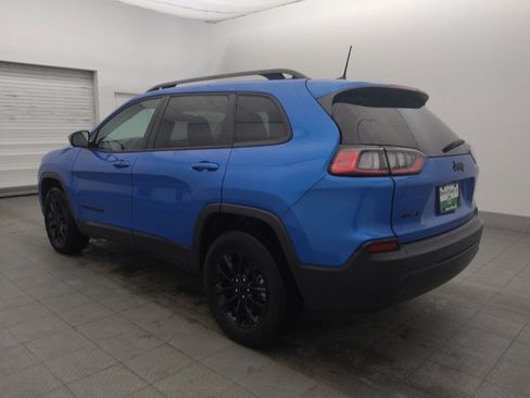 Used 2023 Jeep Cherokee Altitude Lux w/ Mopar Interior Package AWD/4WD image 3