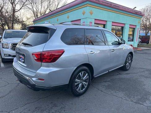 Used 2020 Nissan Pathfinder SL image 6