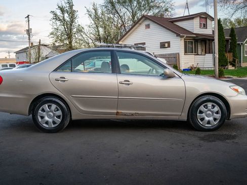 Used 2004 Toyota Camry LE FWD image 7