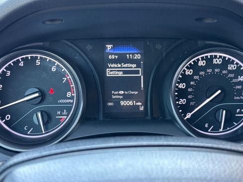 Used 2022 Toyota Camry SE FWD image 29