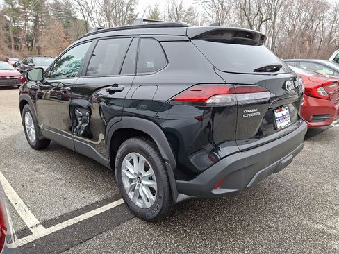 Used 2026 Toyota Corolla Cross LE image 3
