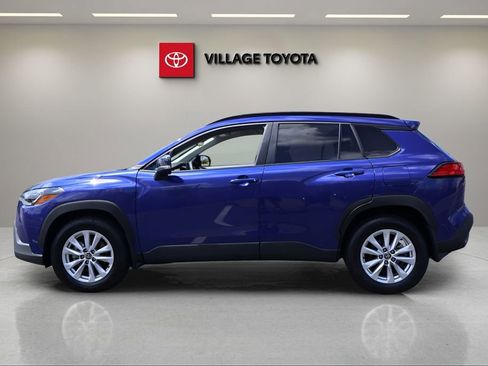 Certified 2025 Toyota Corolla Cross LE image 2
