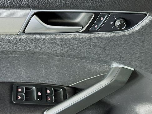 Used 2016 Volkswagen Passat 1.8T S image 22