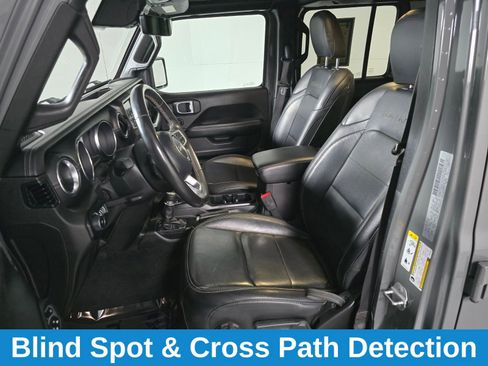 Used 2019 Jeep Wrangler Unlimited Sahara image 15