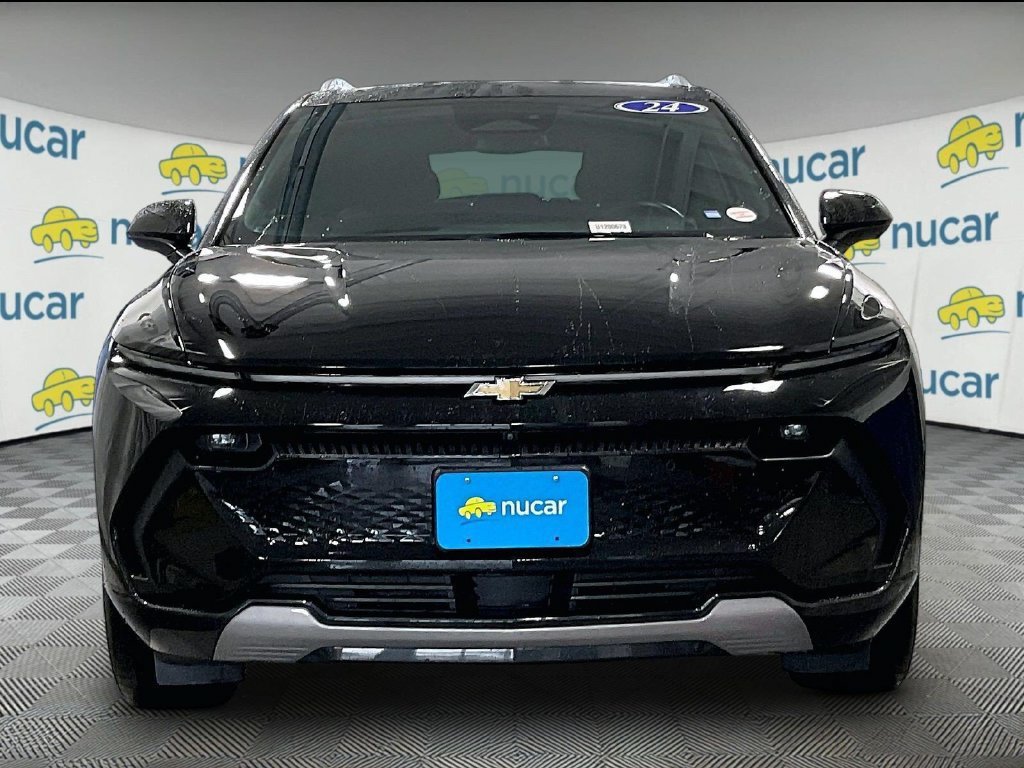 Used 2024 Chevrolet Equinox EV LT w/ Active Safety Package 3 FWD image 2