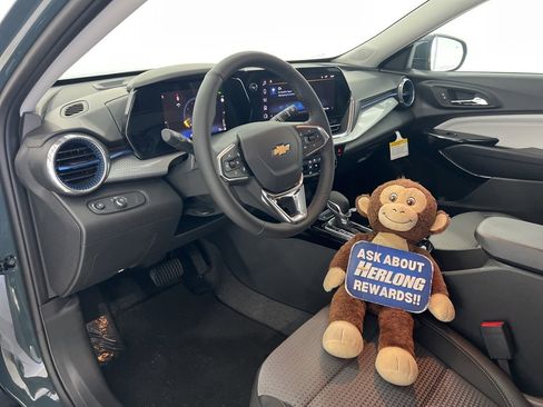 New 2026 Chevrolet Trax LT w/ Driver Confidence Package image 9