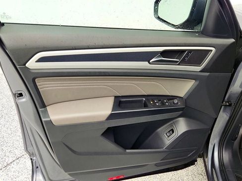 Used 2021 Volkswagen Atlas Cross Sport SEL image 11