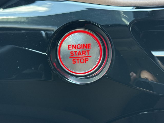 Used 2025 Acura MDX w/ Technology Package FWD image 26