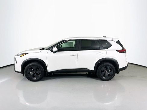 Used 2026 Nissan Rogue SV FWD image 4