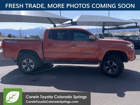 Used 2017 Toyota Tacoma TRD Sport w/ Premium & Technology Package image 2