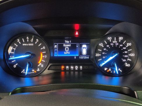 Used 2017 Ford Explorer XLT FWD image 23