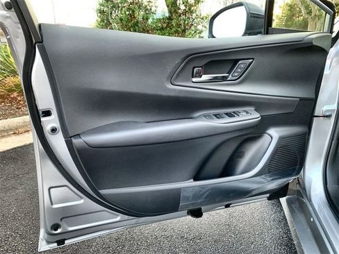 New 2025 Toyota Prius Plug-In Hybrid image 17