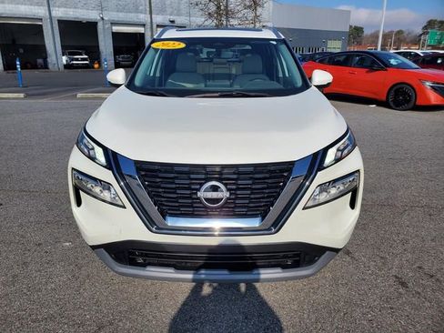 Certified 2022 Nissan Rogue SV w/ SV Premium Package image 9