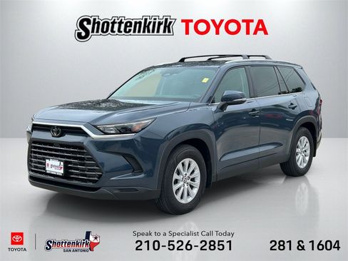 Used 2025 Toyota Grand Highlander XLE image 1