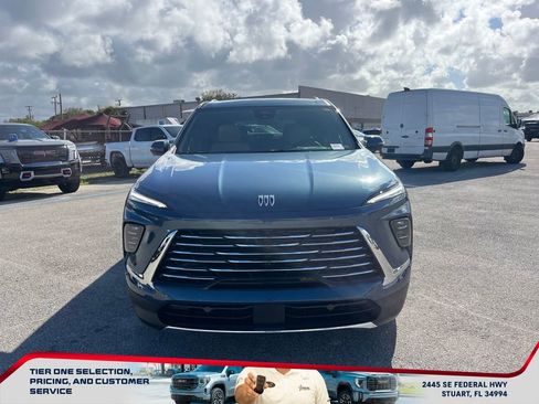 New 2026 Buick Enclave Preferred image 3