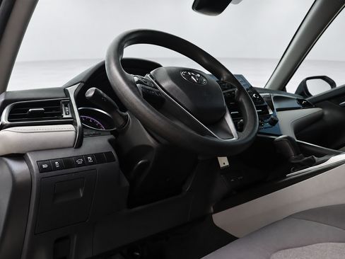 Used 2021 Toyota Camry LE w/ Carpet Mat Package (TMS) FWD image 27