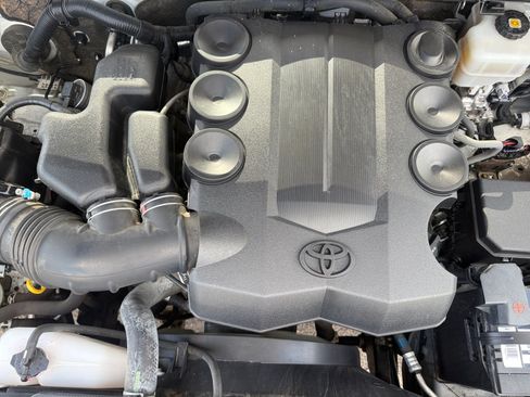 Certified 2019 Toyota 4Runner SR5 Premium AWD/4WD image 21
