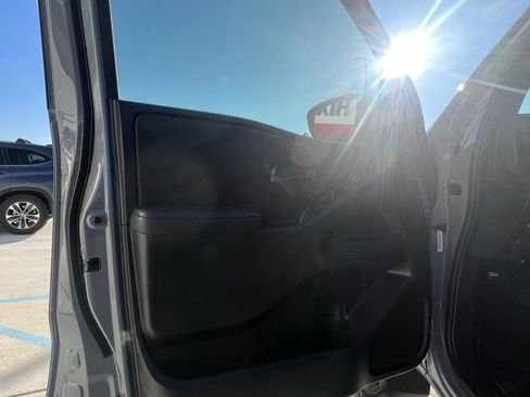 Used 2026 Nissan Frontier SV w/ Tow Package image 11