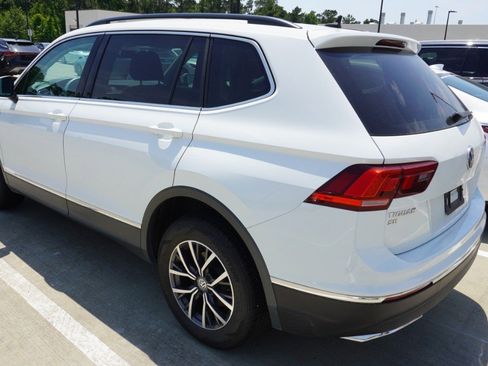 Used 2020 Volkswagen Tiguan SE FWD image 8